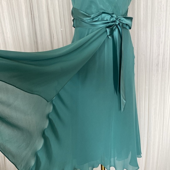 Jones New York 100% Silk prom, sea foam green bridesmaids dress! Formal! Size 8 - Picture 5 of 14